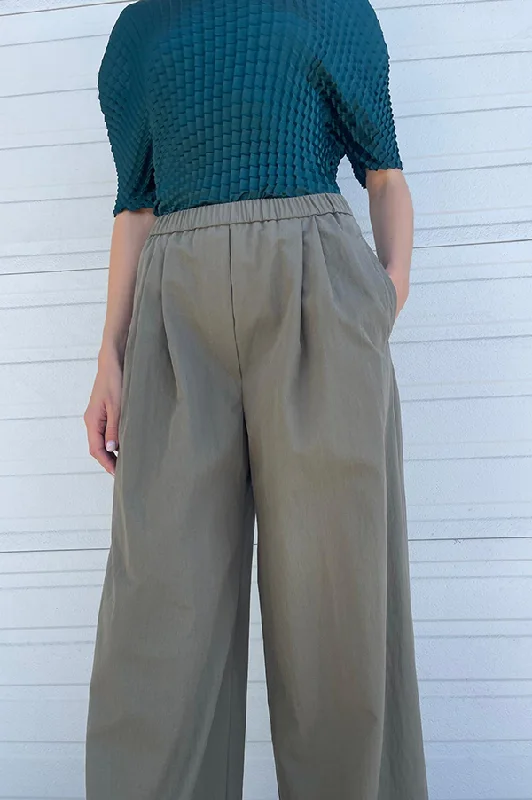 Pisha Pants in Moss Green Comfy Zip-Up Pants