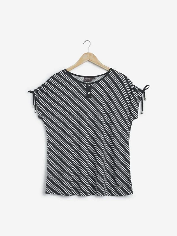 Gia Curves Grey Striped Chase T-Shirt Striped Floral Plaid