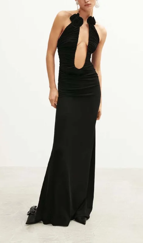 PLUNGING HALTER NECKLINE MAXI DRESS IN BLACK Stylish Pleated A-Line Maxi Dress