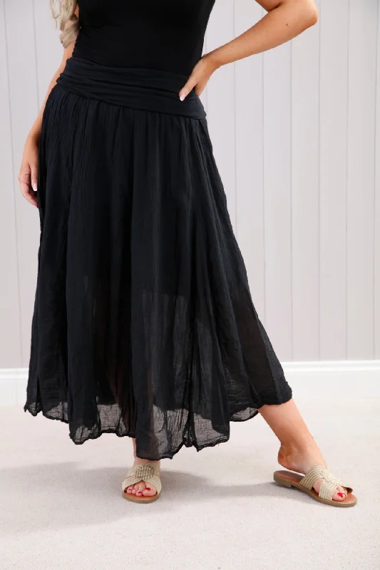 Crinkle Skirt Black spandex blend skirt