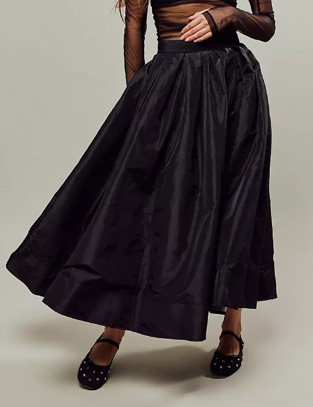 Emilia Full Skirt, Black ruffled skirt detail