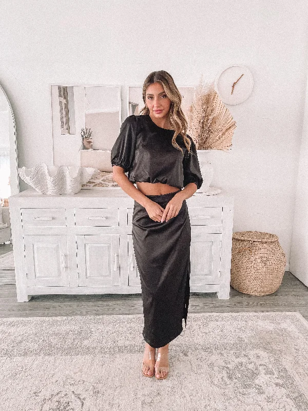 Krissa Skirt - Black cotton skirt soft
