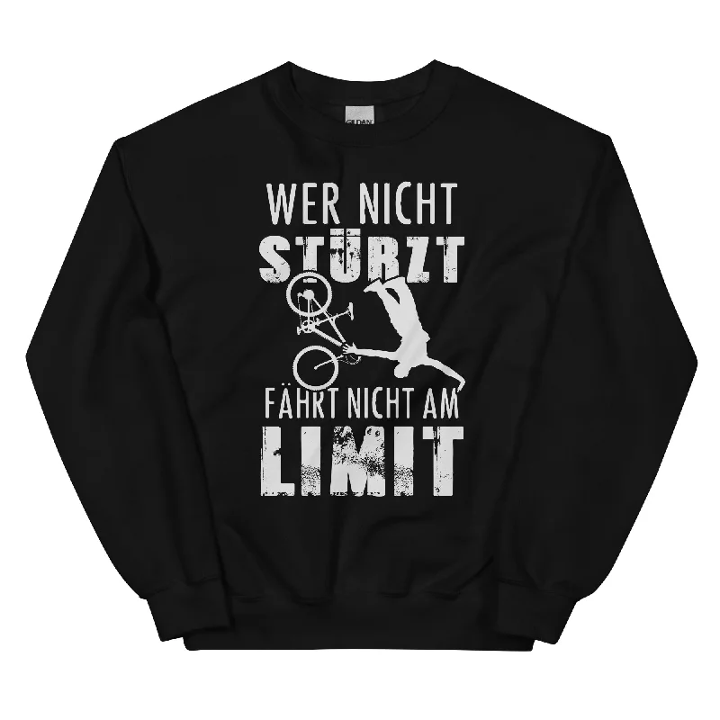 Wer Nicht Stürzt - Fährt Nicht Am Limit - Sweatshirt (Unisex) Hoodie with Slit Hem Functional Movement